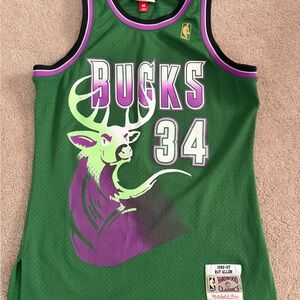 Mitchell & Ness Milwaukee Bucks Green Jersey